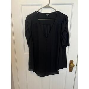 Torrid Women's 1 - 1X Black Puff Sleeve Blouse Short Sleeve V Neck Half Button